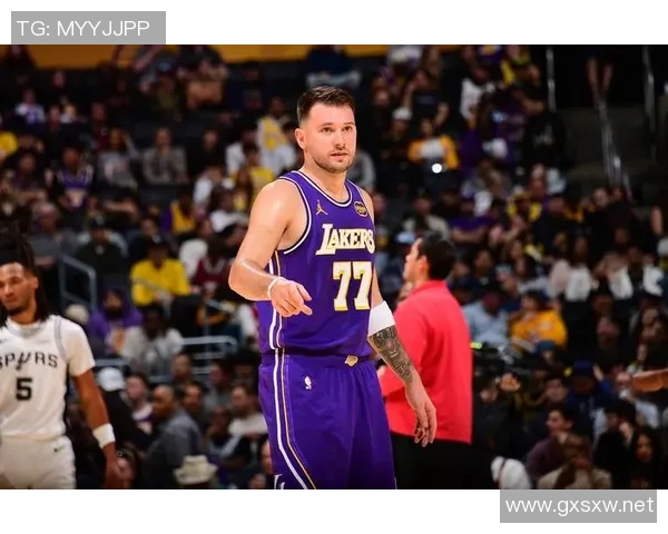 争权开始？湖人暗流涌动！雷迪克力挺东契奇，詹姆斯捍卫核心地位